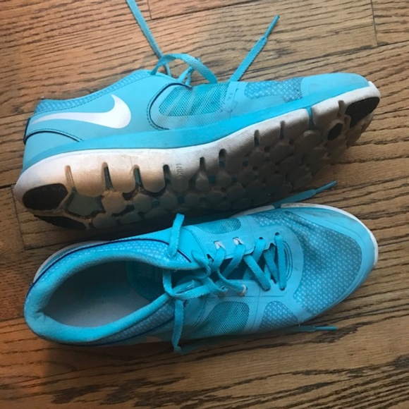 Nike Shoes - Nike Flex Blue & White Run Sneakers Size 9